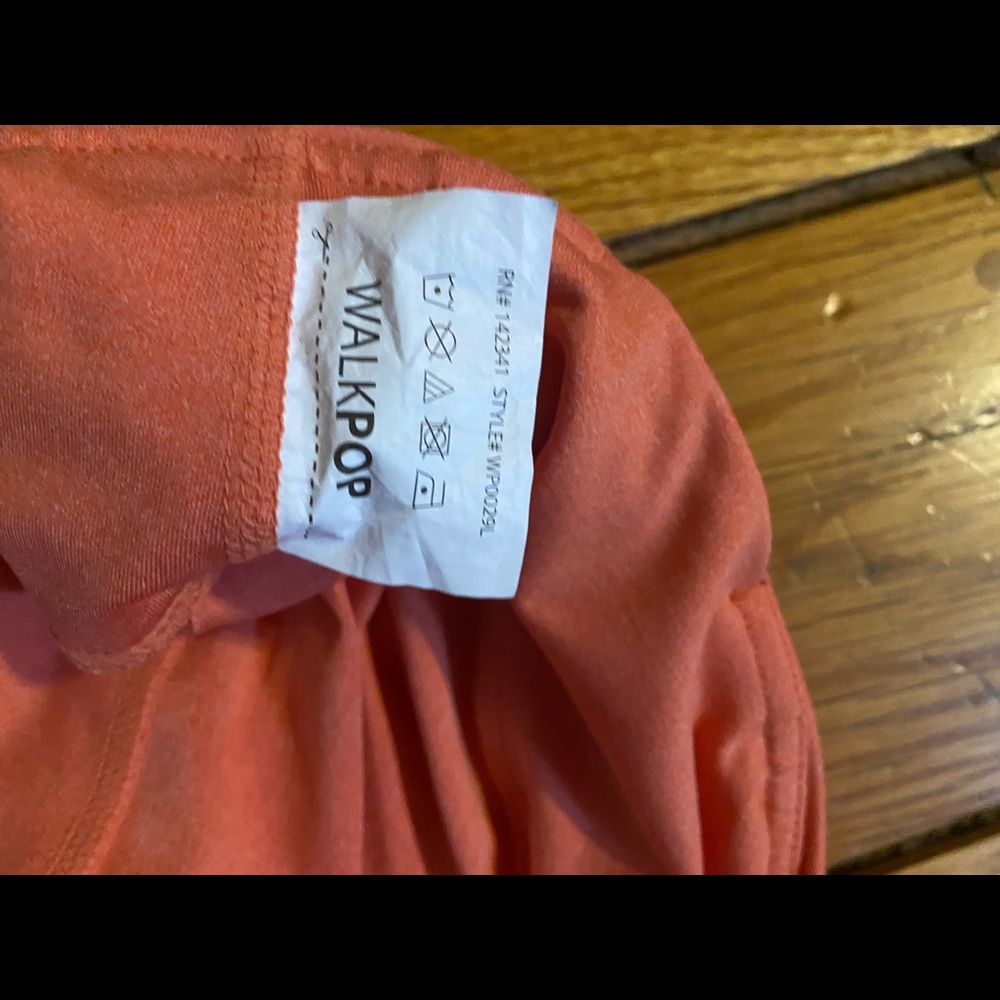 Orange Capri workout pants - Picture 4 of 5